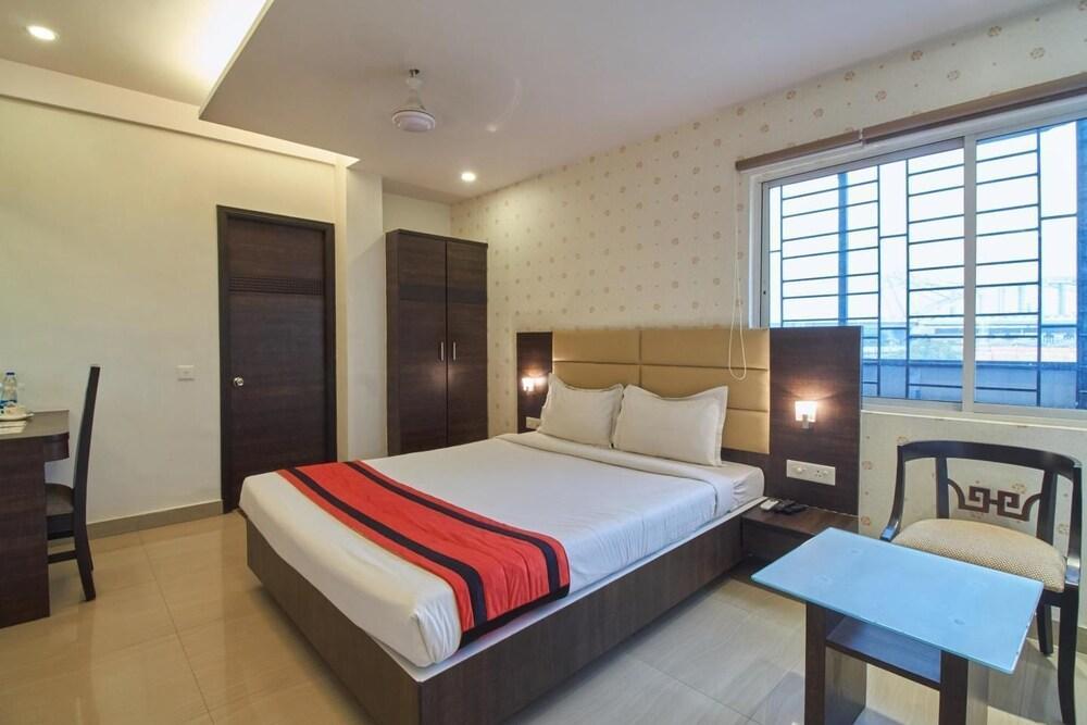 Crest Inn Kalküta Dış mekan fotoğraf