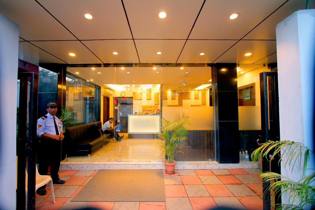 Crest Inn Kalküta Dış mekan fotoğraf