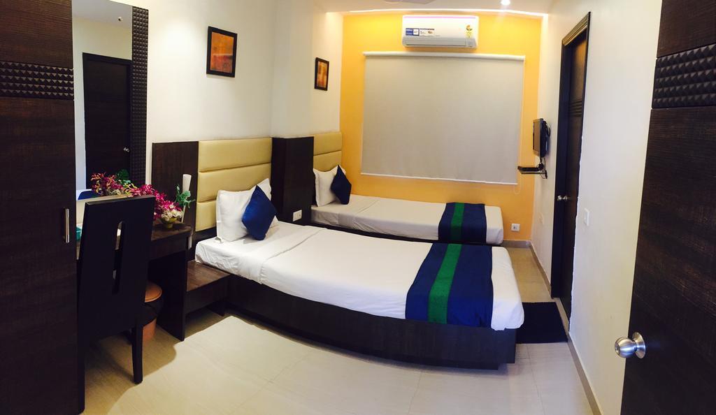 Crest Inn Kalküta Dış mekan fotoğraf