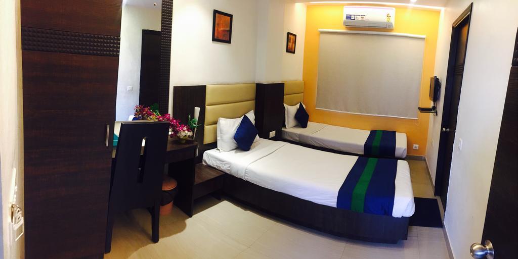 Crest Inn Kalküta Dış mekan fotoğraf