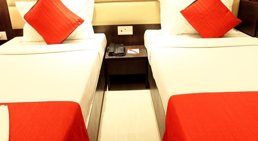 Crest Inn Kalküta Dış mekan fotoğraf