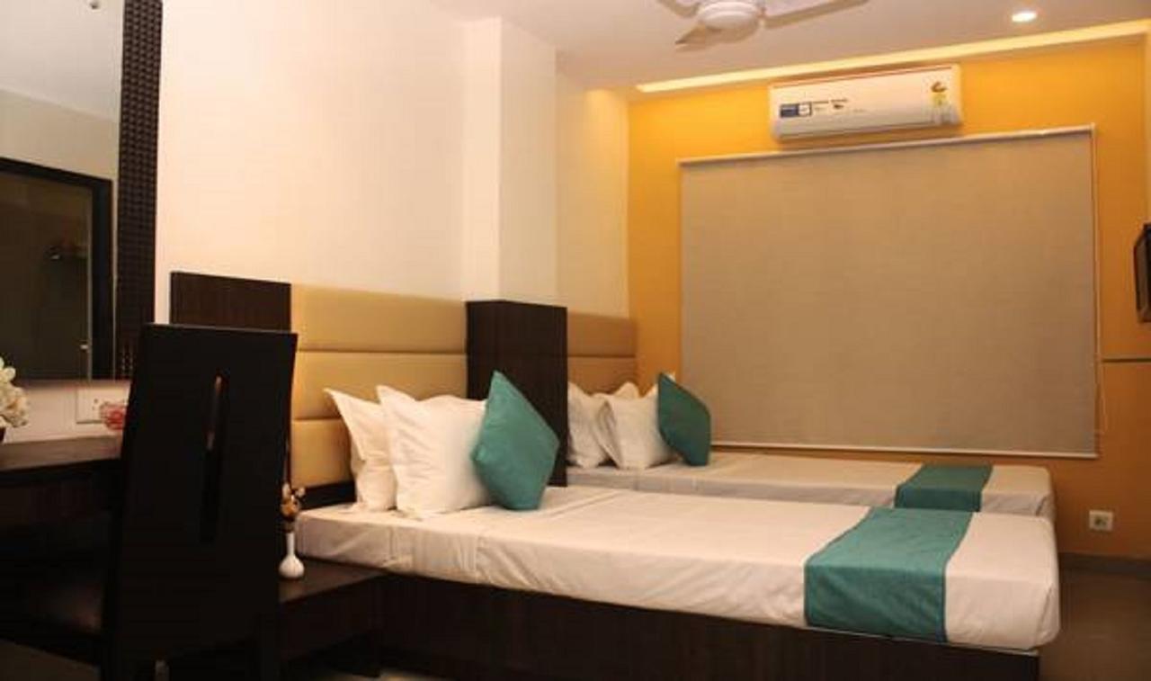 Crest Inn Kalküta Dış mekan fotoğraf