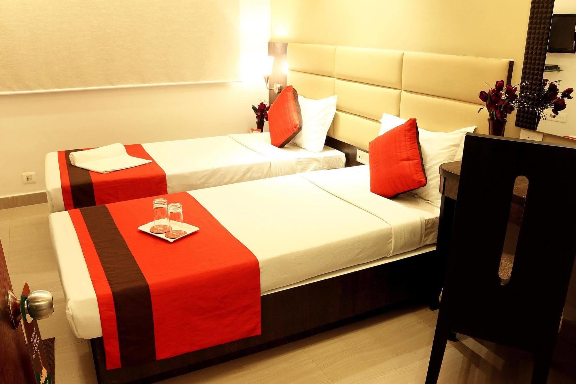 Crest Inn Kalküta Dış mekan fotoğraf