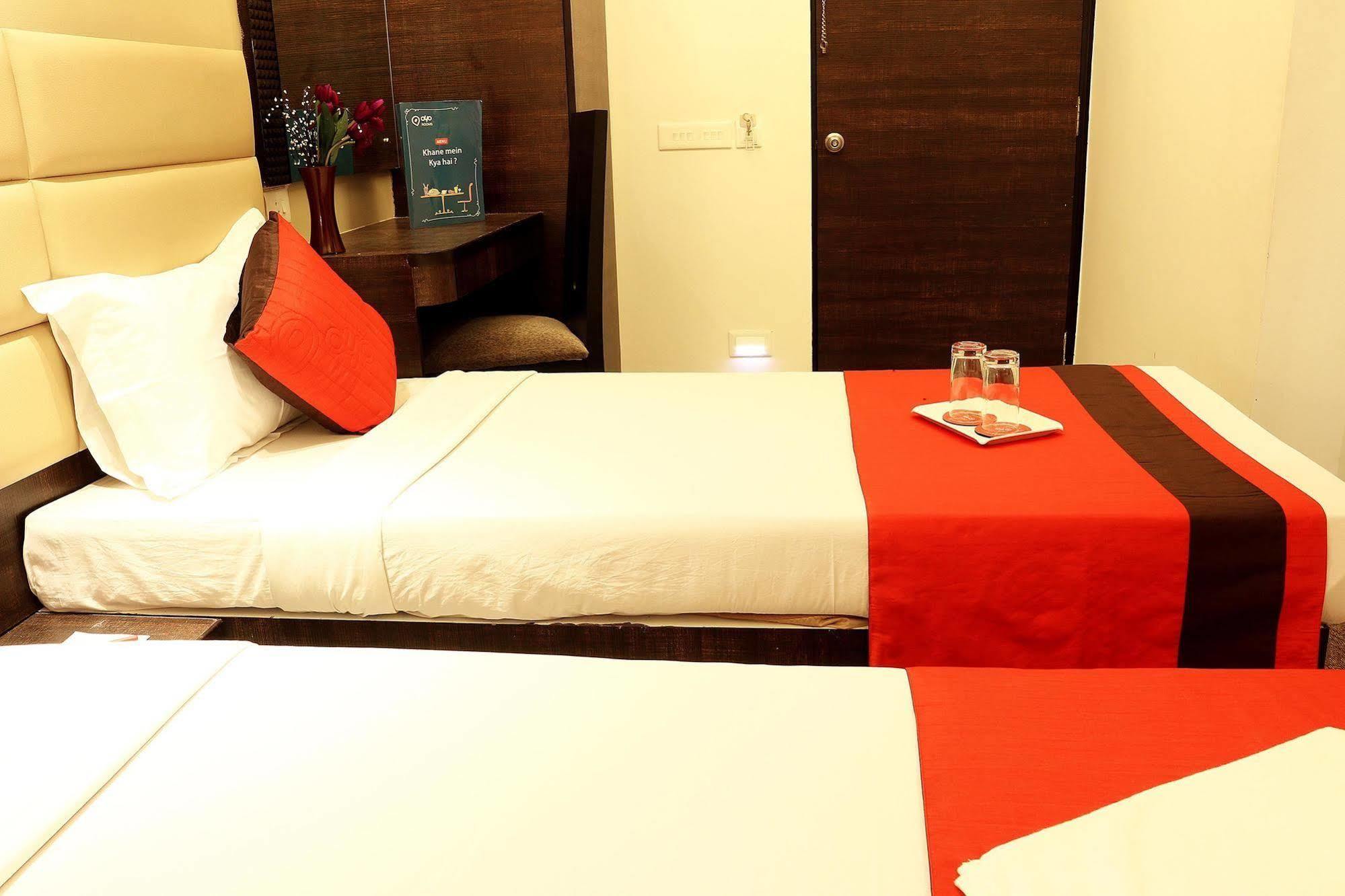 Crest Inn Kalküta Dış mekan fotoğraf