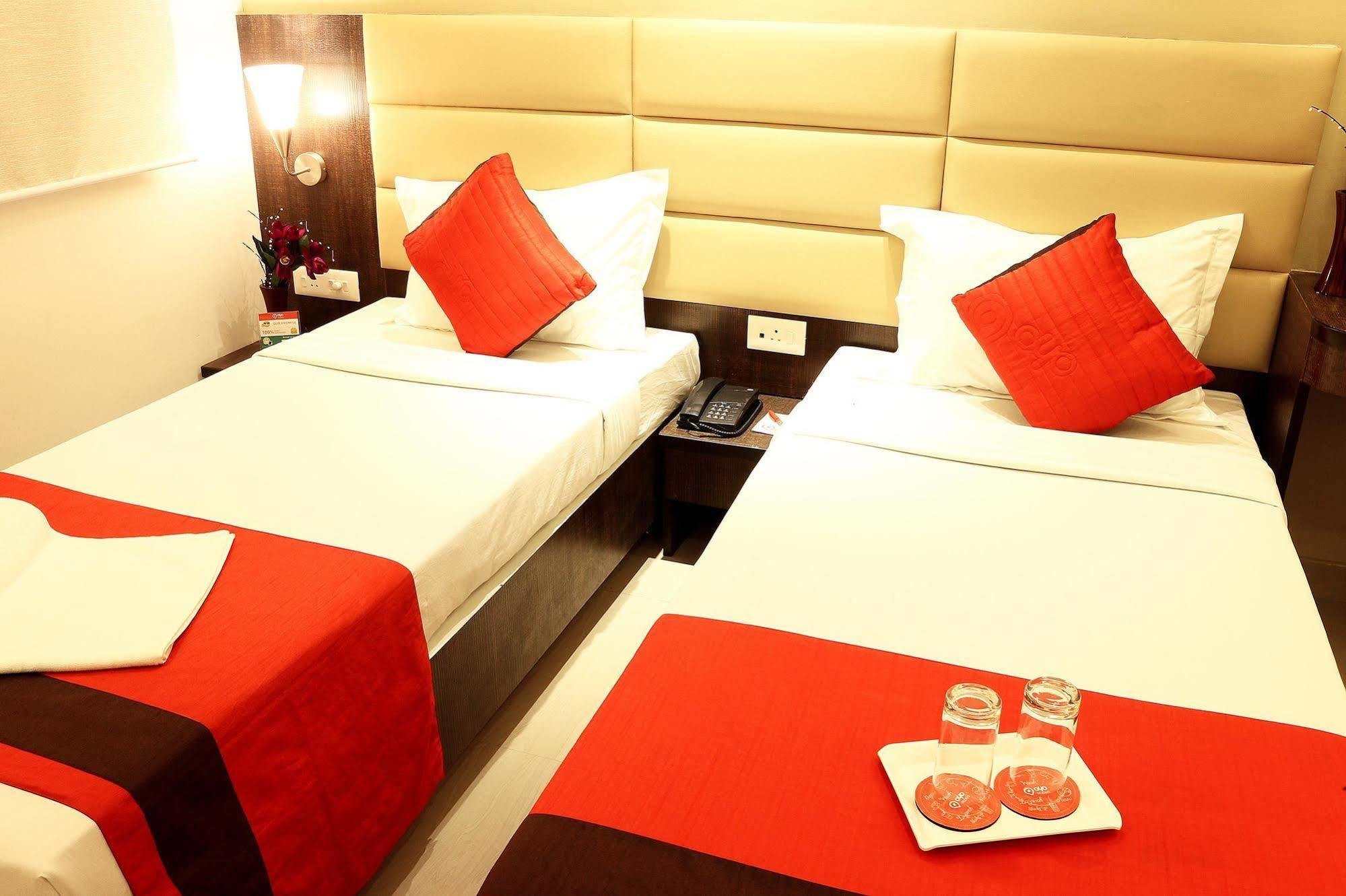 Crest Inn Kalküta Dış mekan fotoğraf